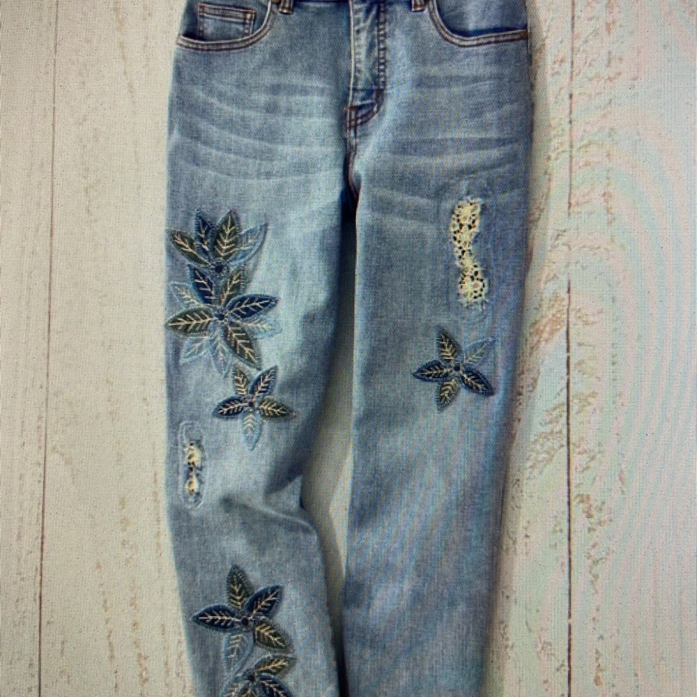 Coldwater Creek Light Blue Embroidered Straight-Leg Jeans